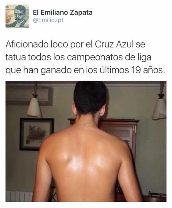 aficionado loco cruz azul se tatua